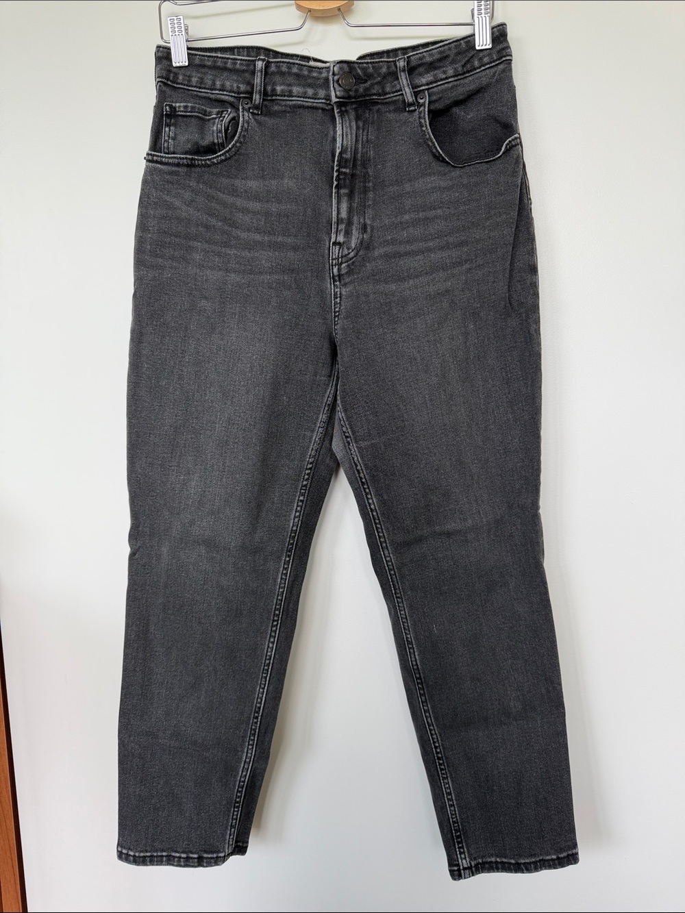 Everlane The Curvy Cheeky Jean - Black wash denim